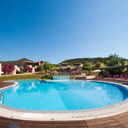 Three-room In With Pool Appartamento